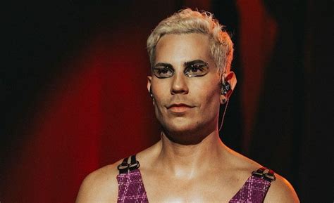 Jovem Que Traiu Namorada O Sogro Entra Para Plataforma De Conte Do Adulto Gay Pheeno