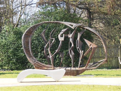 File:Awen sculpture, Royal Welsh College of Music and Drama.JPG - Wikipedia