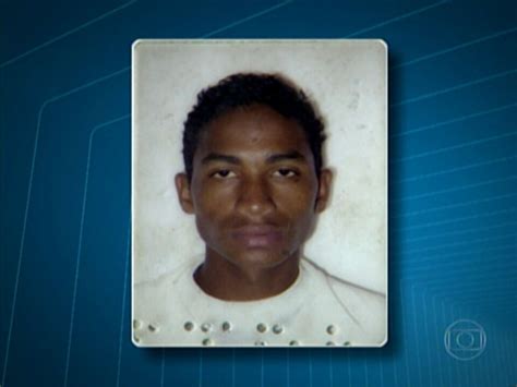 Casal E Uma Crian A S O Mortos A Facadas Em Casa Em Itapecerica Da