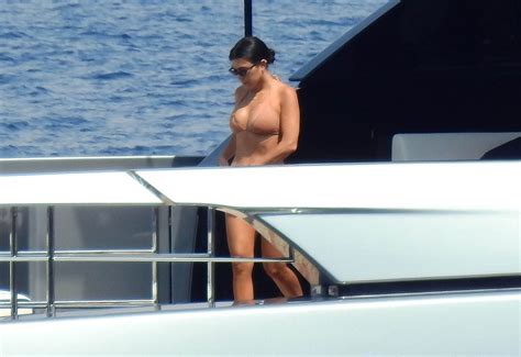 Kourtney Kardashian Nude Photos And Videos TheFappening