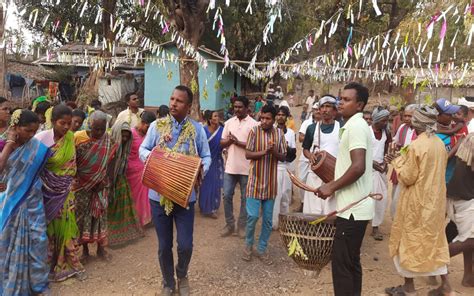 People dance a lot on the beat of Mandar in Baha festival