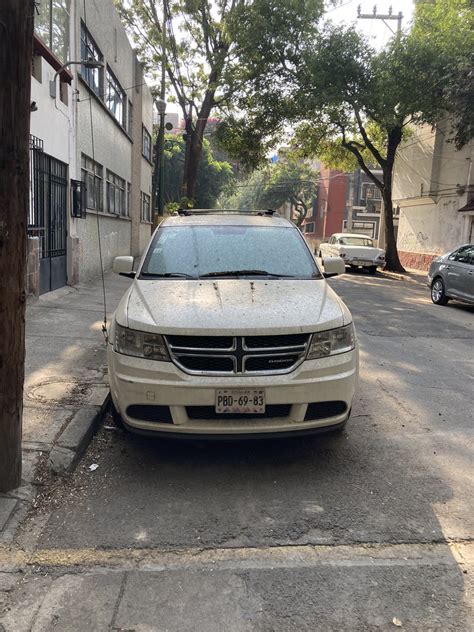 Poncho Cadena On Twitter Camioneta Blanca Abandonada Hace Meses