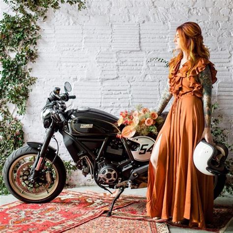 Scrambler Ducati บน Instagram: “☕️ Two beauties 💐 by @loveflorafauna