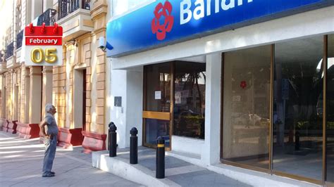 Abren los bancos el 5 de febrero en México