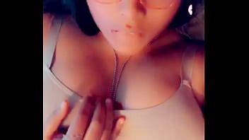 Luna Bat burlándose de mi coño para papá XVIDEOS