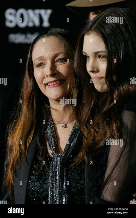 India Eisley With Her Mother Olivia Hussey At The World Premiere Of