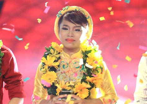 Ch U G I N I Ti Ng C A V Thu Ph Ng Th Ch Khoe Nh Bikini N Ng B Ng