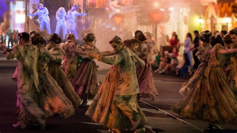 The All-New ‘Frightfully Fun Parade’ Debuts During Mickey’s Halloween ...