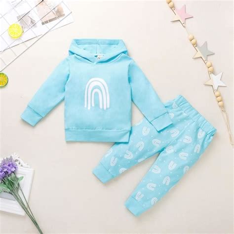 Un ensemble de vêtements Nouveau né bébé bébé arc en ciel imprimé pull