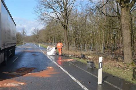 Tragischer Verkehrsunfall Auf Der B 224 Zwischen Erle Und Freudenberg