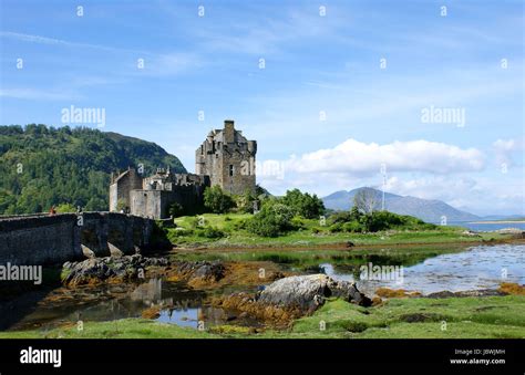 eilean donan castle Stock Photo - Alamy