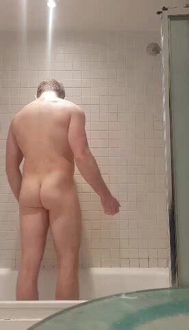 Naked Irish Guy Showers ThisVid