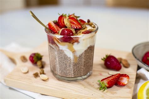 Recette Pudding aux Graines de Chia et Fraises Macérées