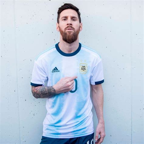 La presentó Messi: así es la nueva camiseta de la Selección Argentina