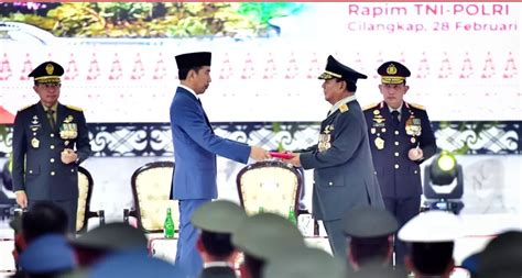 Alasan Presiden Jokowi Anugerahi Prabowo Kenaikan Pangkat Jenderal