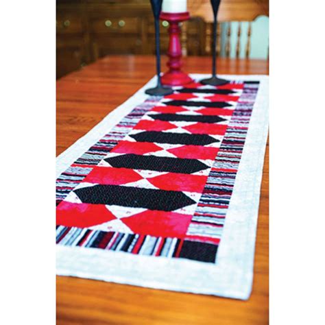 Cut Loose Press Zippadee Do Da Table Runner Pattern