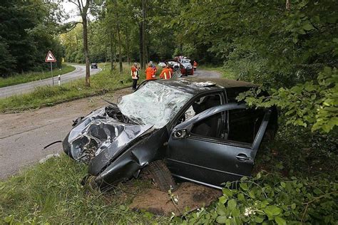 Schwerer Unfall Bei Eppingen Waldangelloch Polizeibericht Sinsheim