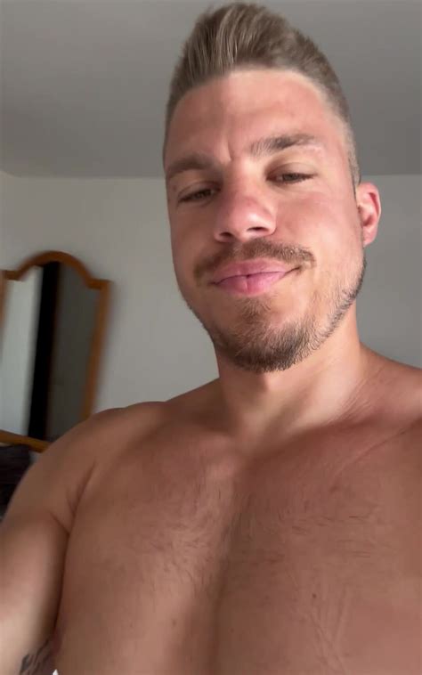 Adult German Son Plays Beside Nude Sleeping Dad ThisVid En español