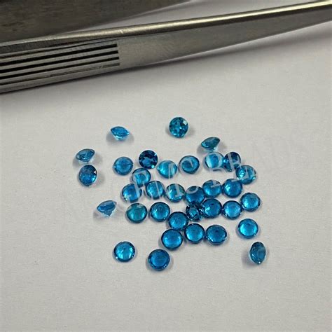 Natürlicher 3mm Neon Blauer Apatit Facettiert Rundschliff Kalibrierter