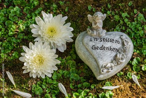 Friedhof Trauer Abschiedsgru In Stillem Gedenken Stock Adobe Stock