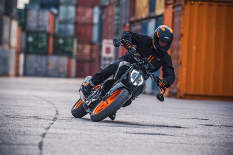 KTM Duke Pacu Adrenalin Lewat Koleksi Naked Baru