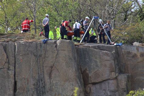 Nyheder Uheldig klippeklatre måtte hentes efter fald Bornholm nu