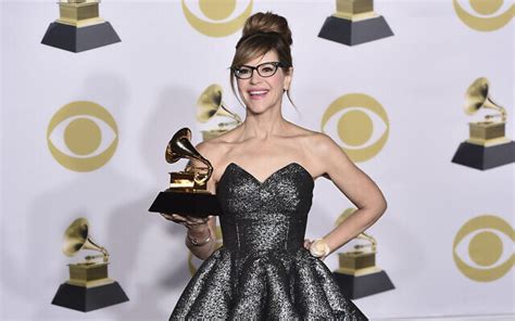 Grammy Award Winning Lisa Loeb Shares Her Simple Trick To Happiness