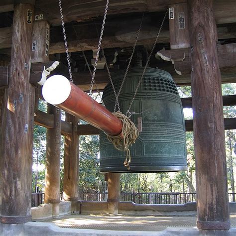 Fascinating Video Reveals What It Takes to Ring a 70-Ton Bell at a ...