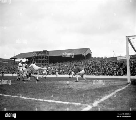 Harry Cripps Black And White Stock Photos And Images Alamy