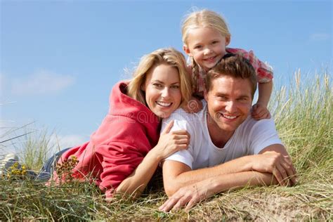 Familia Al Aire Libre Imagen De Archivo Imagen De Exterior 29432357