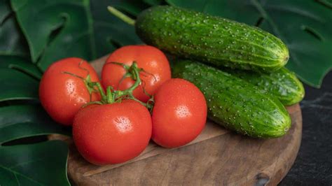 POR QUE você NÃO deve comer pepino tomate