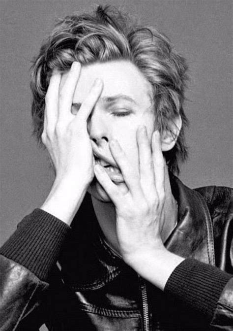 The Outtakes Of David Bowies Iconic Heroes” Album Cover Shoot In 1977