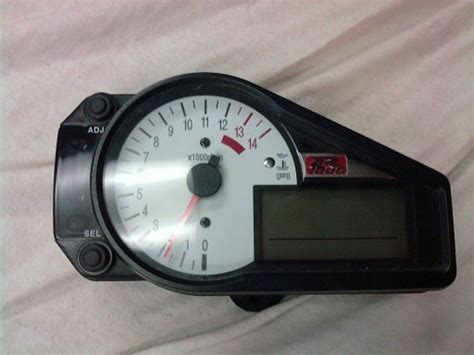 Mint 01 02 Gsxr 1000 Gauge Cluster