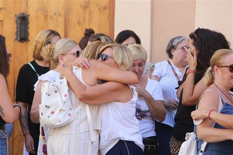 Un Hombre Mata A Su Expareja A Tiros En Alzira Minuto De Silencio Por