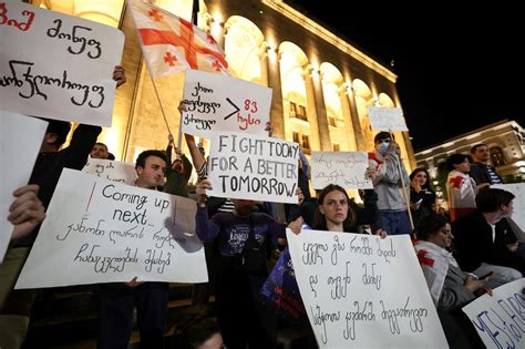 En G Orgie La Population Vent Debout Contre La Loi Sur Les Agents De