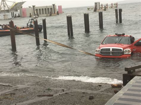 Truck Slips Into The Ocean While Trying To Recover RCMP Boat In Sidney