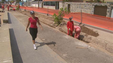 Moradores E Turistas Reclamam De Atraso Em Obra Na Orla De Olinda NE2