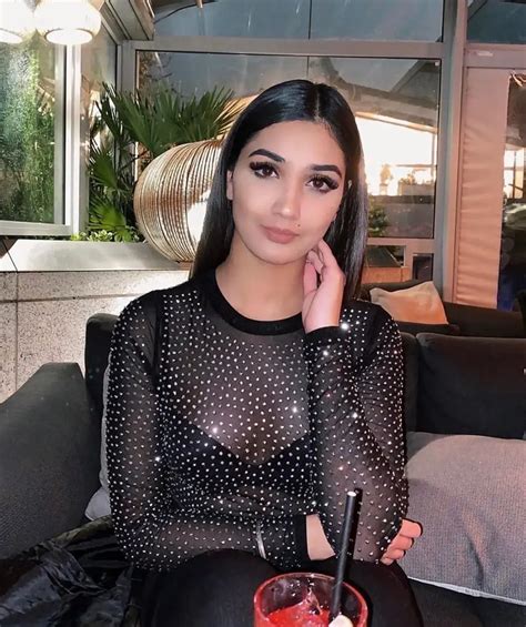 Sexy Punjabi Babe Scrolller