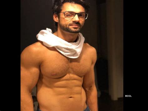 Karan Wahi Sexy