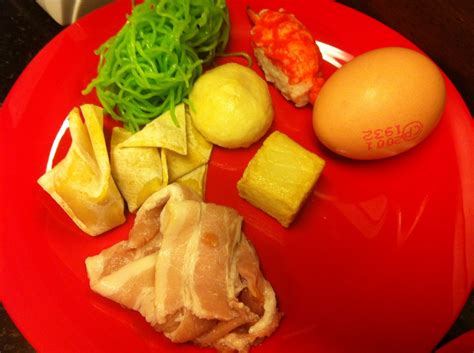 บรรดาของสดตางๆ กอนลงหมอตม Hot Pot Buffet ฮอทพอท บฟเฟต s