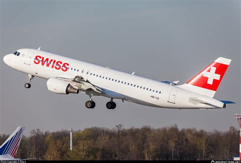 HB IJL Swiss Airbus A320 214 Photo By Alex S ID 480281