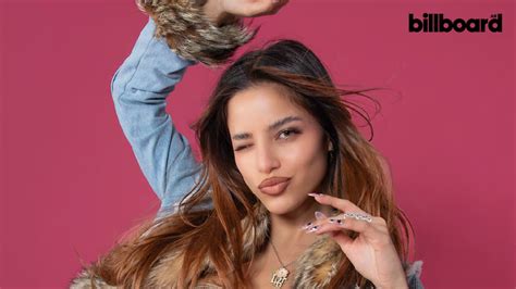 Emilia lidera el Billboard Argentina Hot 100 con 11 títulos Billboard Argentina Billboard