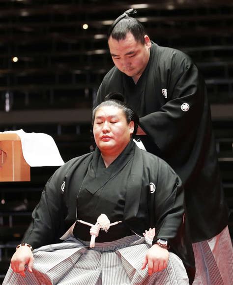 鶴竜「お疲れさん。また会おう」元貴ノ岩の断髪式 大相撲 日刊スポーツ