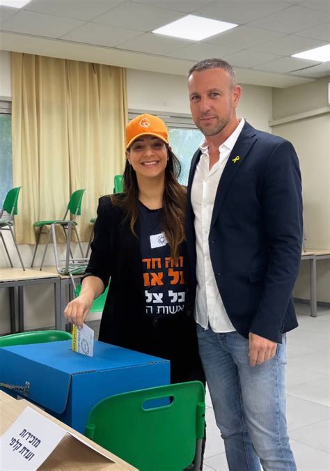 בן זוגה של מעיין אדם נחשף זה הסכום המטורף שבזבז בבחירות אייס