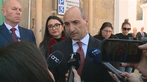 Chris Fearne jindika li jekk ikun PM jagħti post lil Robert Abela fil