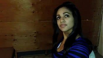 Desi busca gran culo botín dando mamada a gran polla negra XVIDEOS