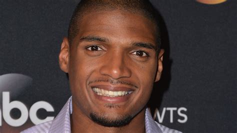 What Happened To The Nfl S First Active Gay Player Michael Sam