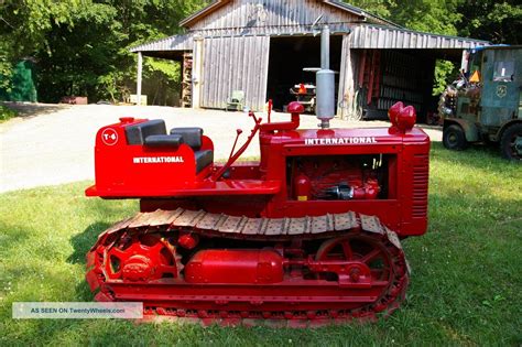 1946 International Harvester T6 Crawler Tractor