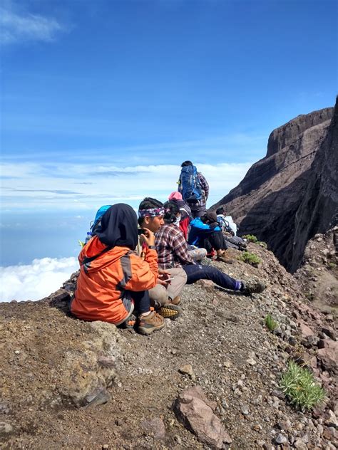 Pendakian Gunung Raung Via Kalibaru Volcanote Indonesia