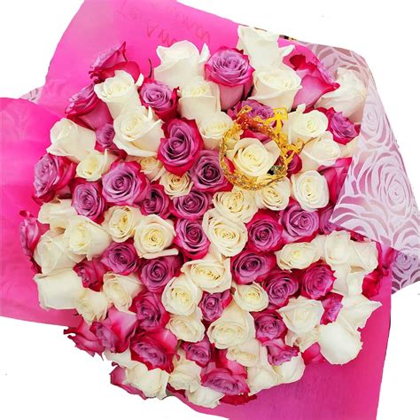 046a Luxurious Beautiful Bouquet Of 100 Red Pink And White Roses Love